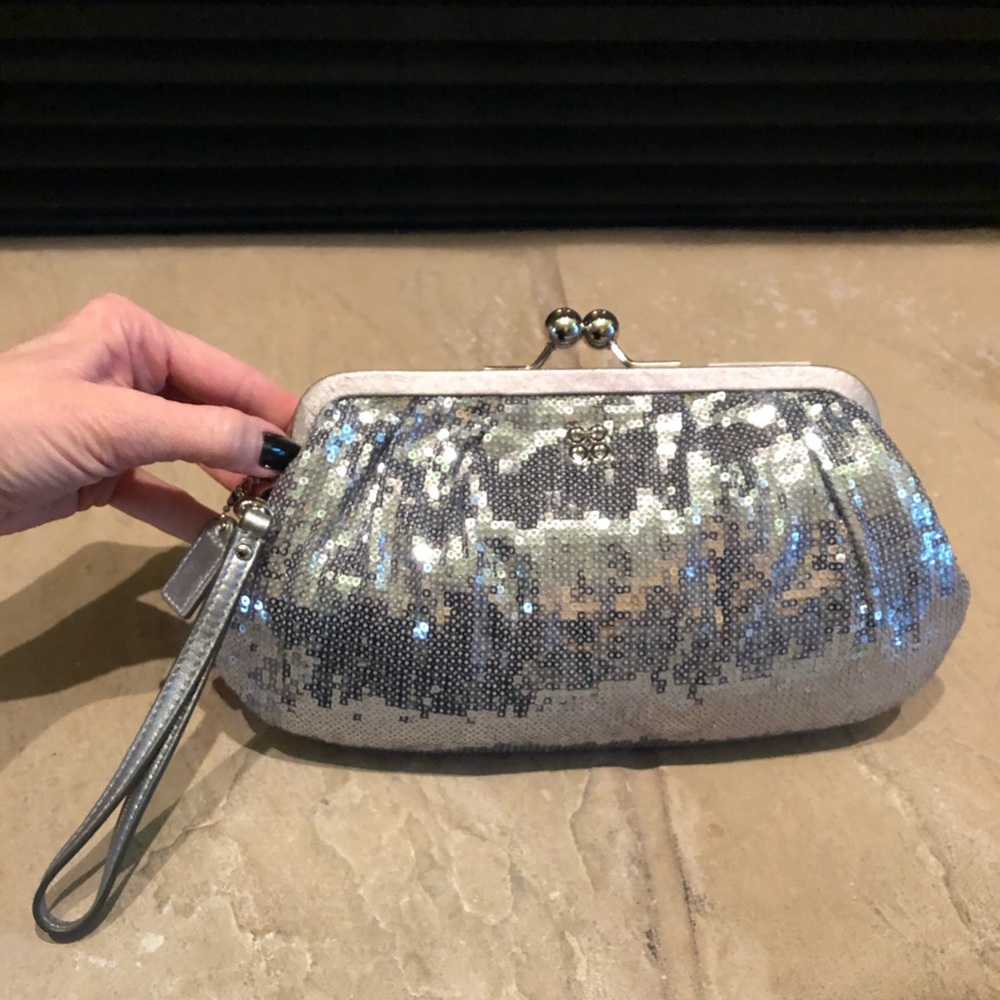 Coach NWT clutch - Picture 5 of 9